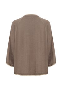 Brauner, übergroßer Pullover mit rundem Halsausschnitt, dreiviertel Ärmeln und einem kontrastierenden beigen Saum an den Ärmeln und am Bund. Weiche Textur.