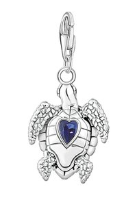 Schildkrötenanhänger aus Sterlingsilber mit strukturierter Schale, versehen mit einem blauen, herzförmigen Edelstein. Mit sicherer Karabinerverschlusssicherung.