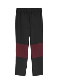 Sorte træningsbukser med maroon horisontale striber. Har en elastisk talje og en glat stofstruktur. Ingen synlige lommer.
