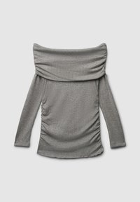 Graues Off-Shoulder-Oberteil mit langen Ärmeln, gerippter Textur und seitlicher Raffung. Glattes Material mit weichem Fall und taillierter Silhouette.