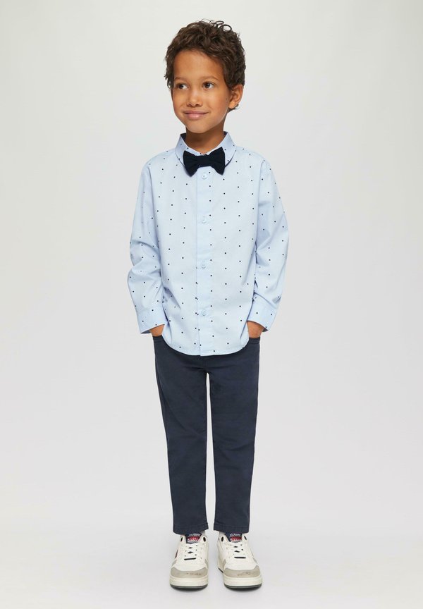 MIT MINIMALPRINT UND ABNEHMBARER FLIEGE - Hemd - hellblau