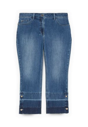 Modré džínové krátké kalhoty s knoflíkovými pásky u lemu, předními a mincovními kapsami a mírným vyblednutím na stehnech a kolenou.