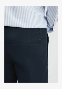 Sélectionné, bleu foncé