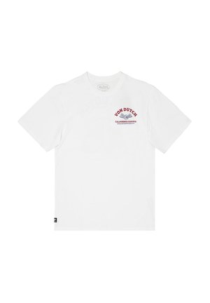 T-shirt en coton blanc à manches courtes, avec un graphisme en texte rouge "VON DUTCH" et "CALIFORNIA GARAGE" sur la poitrine, et une petite étiquette de logo sur l'ourlet.