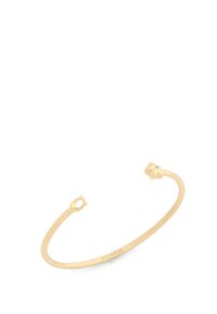 Kultasävyinen rannekoru, jossa on kukkakuvio, sisältäen pienen vihreän korukiven ja avoimen ympyrämuotoisen suljinmekanismin. Suora, kiillotettu pinta.