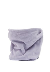 Cuello de forro polar en suave color lavanda, con un tejido texturizado y elástico que presenta un diseño drapeado para mayor comodidad y calidez.