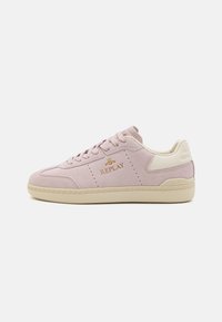 Pink suede sneaker with a cream accent, featuring gold "REPLAY" branding, round toe, and textured rubber sole. Classic low-top design.