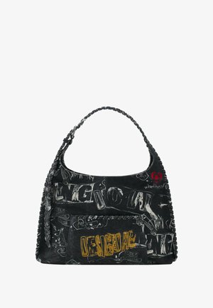 Čierna látková kabelka s pletenou rukoväťou, bielym textom v štýle graffiti a žltým logom "DESIGUAL" na prednom vrecku.