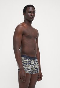 Jack & Jones JACDAREK TRUNKS 5 PACK - Trunks - kalamata/dark navy