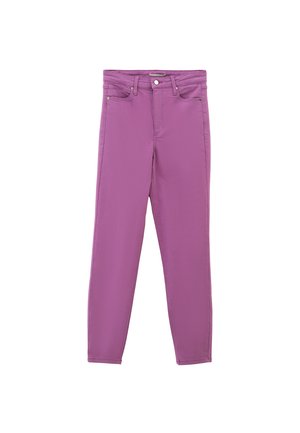 Jeans de mezclilla morados con un corte slim, que cuentan con un diseño clásico de cinco bolsillos, cierre de cremallera y detalles de herrajes metálicos.