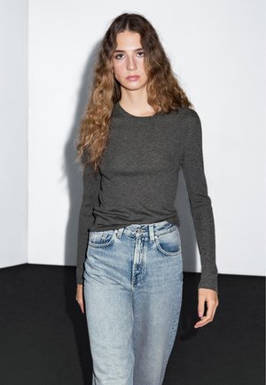 Stickad tröja - dark grey