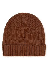 Beanie marrone lavorato a maglia con una finitura testurizzata, caratterizzato da un bordo a coste nella parte inferiore. Forma semplice e arrotondata senza ulteriori decorazioni.