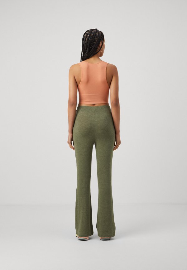 ONLAMERA BOW  - Trousers - four leaf clover melange4