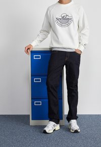 New Balance Sweatshirt - off-white