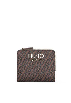 Portafoglio marrone da designer con motivo geometrico nero, cerniera dorata e logo "LIU JO MILANO" in lettere dorate sulla parte anteriore.
