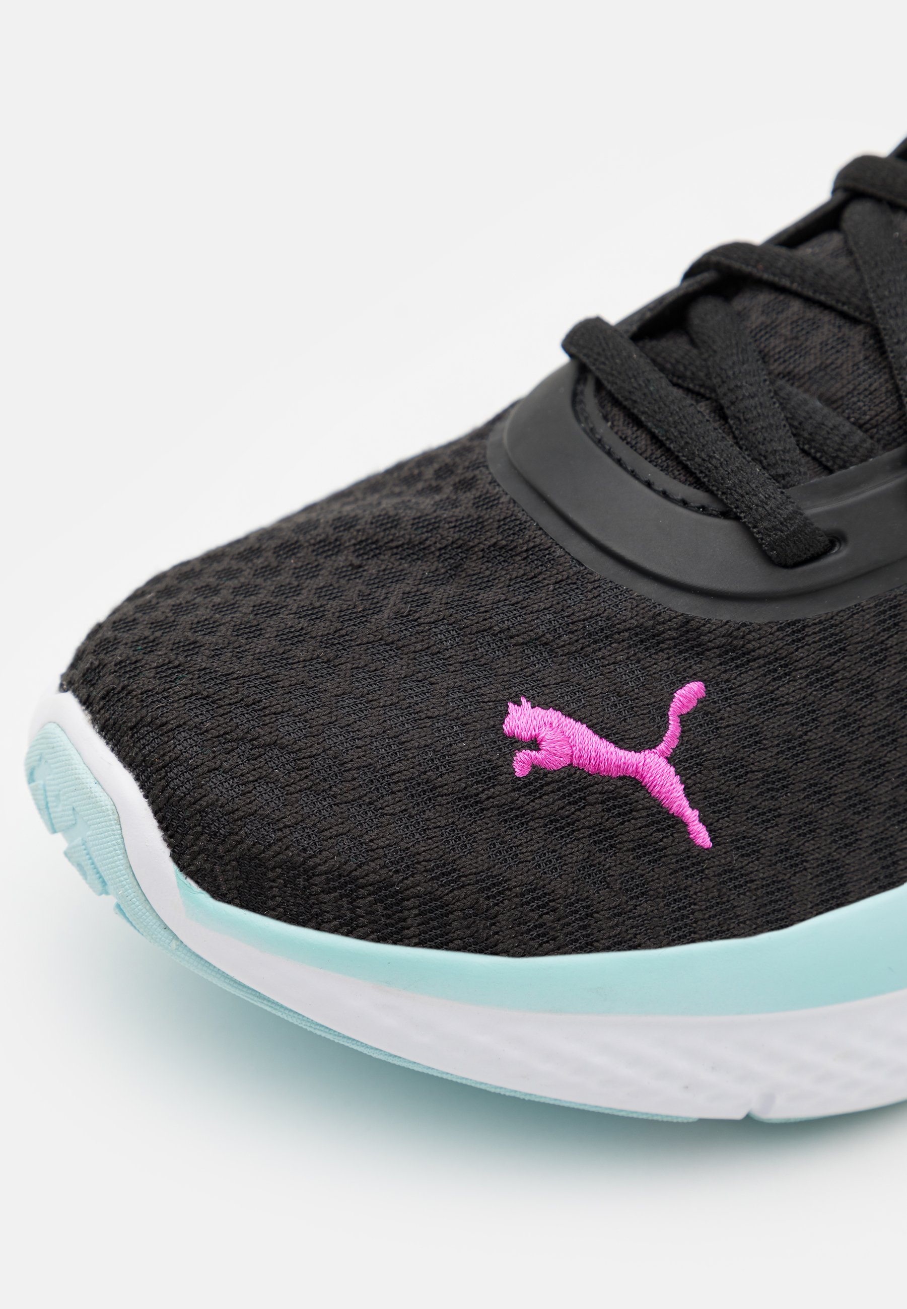 Puma SOFTRIDE PRO - Sportieve wandelschoenen - black/electric orchid/light  aqua/zwart - Zalando.nl