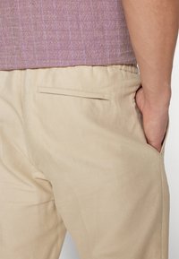 Samsøe Samsøe SMITHY TROUSERS  - Pantaloni - oatmeal