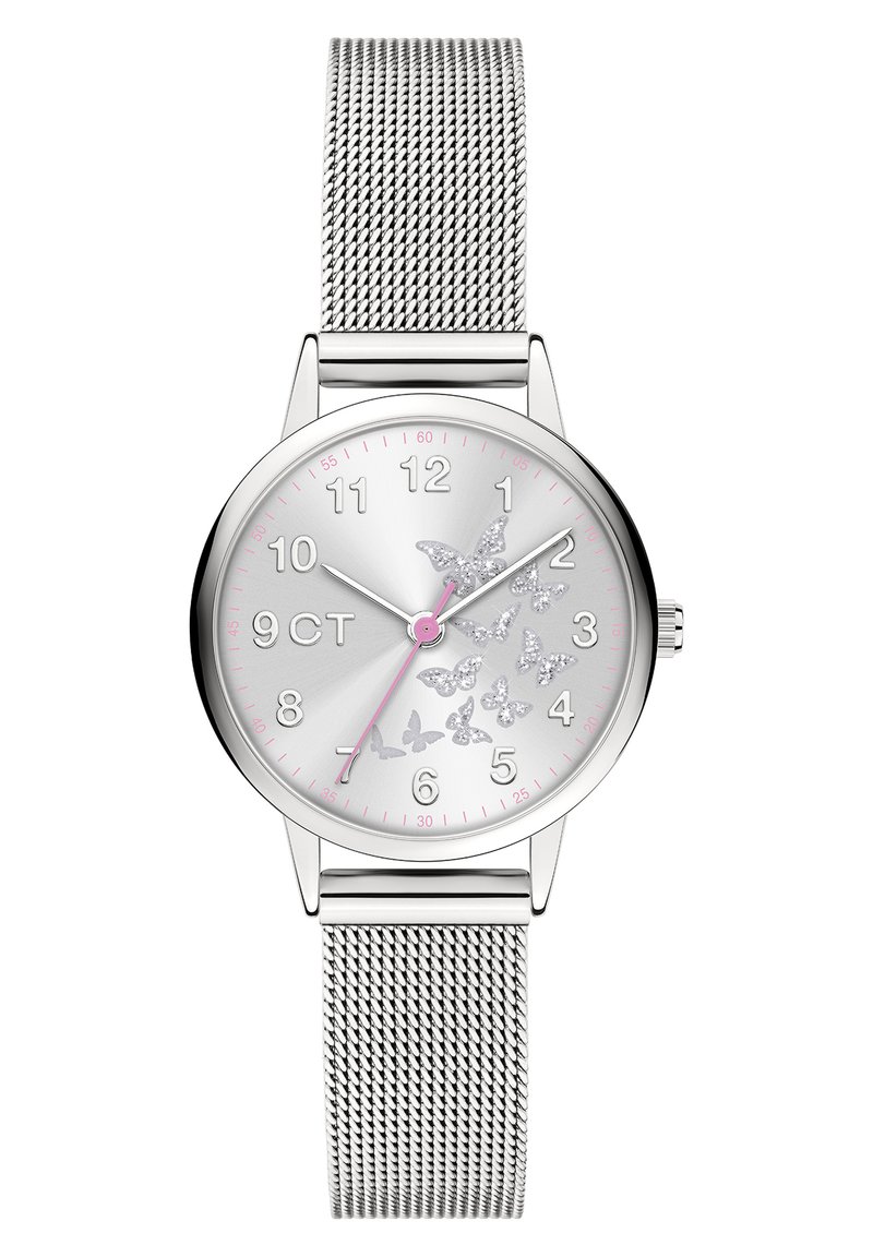Zilveren gaasband horloge met een ronde wijzerplaat, roze accenten en vlinders versierd met kristallen op een lichtreflecterende wijzerplaat.