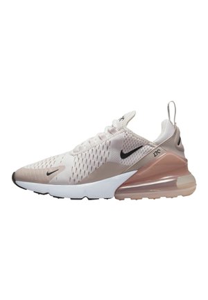 Jasnobeżowy sneaker Nike Air Max 270 z białą środkową podeszwą, czarnymi logo Swoosh, oddychającą siateczkową cholewką i przezroczystą podeszwą z poduszką powietrzną.