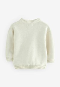 Sweter w kolorze kremowym, dziany, z prążkowanym okrągłym dekoltem, długimi rękawami oraz prążkowanymi mankietami i dołem. Teksturowany materiał w luźnym kroju.