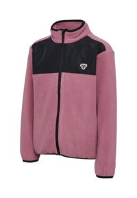 Fleecejack met een roze lichaam en zwarte schouders, een volledige ritssluiting, een hoge kraag en een logo op het linker borstgebied.