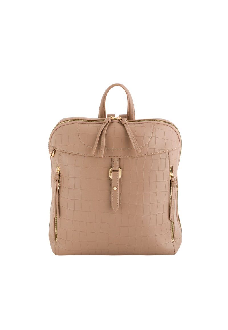 Beżowy plecak ze skóry z tłoczeniem imitującym skórę krokodyla, z zamkami błyskawicznymi w złotym odcieniu, podwójnymi uchwytami i przednimi kieszeniami na zamek; elegancki, z usztywnioną konstrukcją.