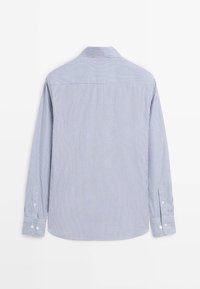 Langsleeve shirt met een blauw-wit gestreept patroon, met knoopmanchetten en een klassieke kraag, gemaakt van lichte stof.