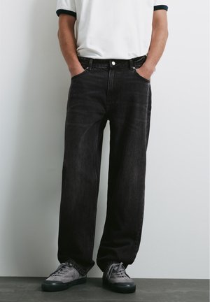 PULL&BEAR, STRAIGHT-FIT DENIM TROUSERS - DENIM TROUSERS - Straight leg jeans - black denim