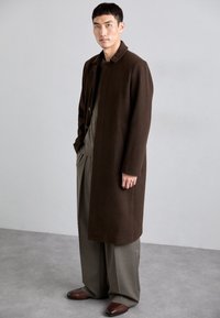 Essential Collective COAT - Klassisk frakke - fuzzy brown
