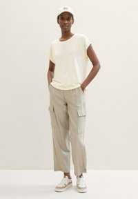 TOM TAILOR DENIM FLUENT TEE - Jednoduché tričko - off white