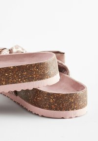 Next BOW - REGULAR FIT - Natikače - pink animal