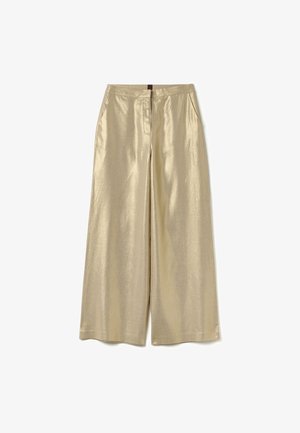 Goldene, weitgeschnittene Hose mit glatter, glänzender Textur, Frontreißverschluss, zwei seitlichen Taschen und einem sauberen, maßgeschneiderten Design.