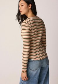 Next DOUBLE COLLAR HENLEY  - Tops ar garām piedurknēm - green ecru stripe