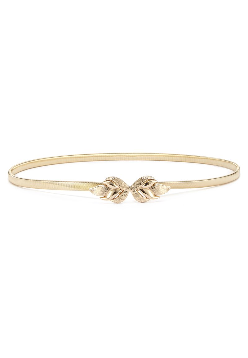 Brazalete de metal dorado con una banda delgada y lisa, adornado con un motivo decorativo de hoja en el centro, que presenta detalles texturizados y un diseño elegante.