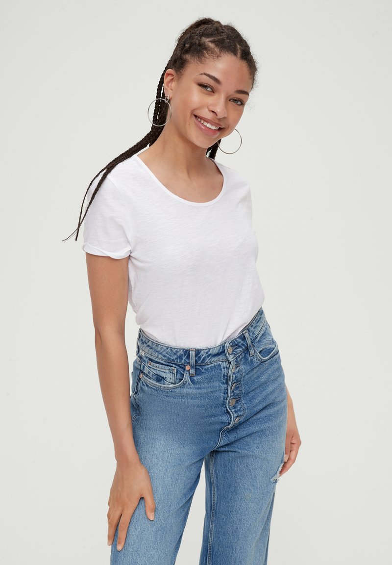 QS O SHAPE - T-shirt basique - weiß