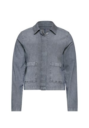 Giacca in denim a righe in blu e bianco, con colletto, maniche lunghe, due tasche frontali e un design corto.