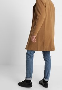 Zalando Essentials Manteau classique - camel