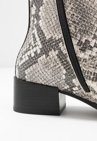 bugatti Botines bajos - grey