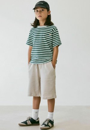 Name it, T-shirts print - garden topiary