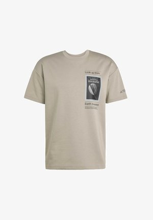 adidas Terrex AERO GRAPHIC - T-shirt med print - putty beige