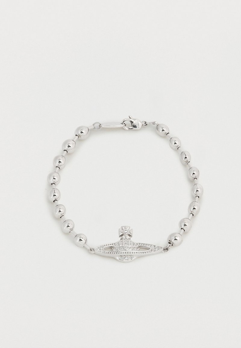 Zilveren armband met kralen en een centraal ovale hanger met een kruis en kleine ingelegde kristallen.