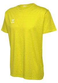 Geel katoenen t-shirt met ronde hals, korte mouwen en een wit logo op de linkerkant van de borst. Soepele textuur en recht gesneden ontwerp.