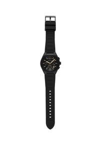 Montre en caoutchouc noir avec un boîtier octogonal. Présente un cadran noir avec des marqueurs d'index dorés, trois sous-cadrans et un bracelet en caoutchouc texturé.