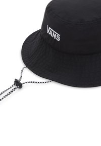 Czarny kapelusz typu bucket wykonany z lekkiego materiału z wyszywanym logo "VANS" i regulowanym paskiem podbródkowym w kratę.