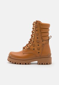 MCM COLLECTION - Plateaustiefelette - cognac - Zalando.de