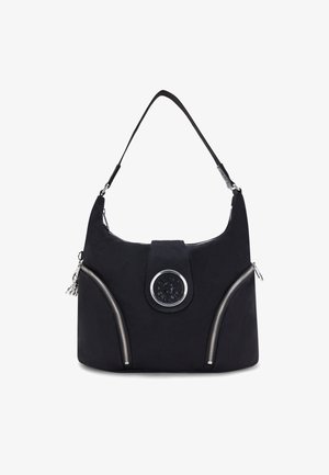 Schwarze Stoffhandtasche mit runder Form, seitlichen Reißverschlusstaschen, einem kreisförmigen Logoakzent und einem gebogenen Schulterriemen.