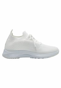Chaussures de sport blanches avec une tige en mesh respirant, bout rond, fermeture à lacets et semelle intermédiaire blanche profilée. Motif texturé sur le côté.
