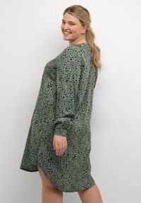 Kaffe Curve KCMILANA - Dnevna haljina - balsam green black leo