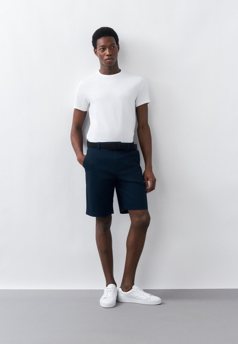 Calvin Klein STRETCH SLIM TEE LIQUID TOUCH TEES 2 PACK - Jednoduché tričko - bright white/dark sapphire