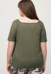 Ulla Popken T-shirt basic - khaki